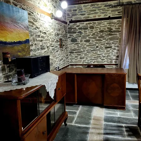 Rustic Village House Apartment *