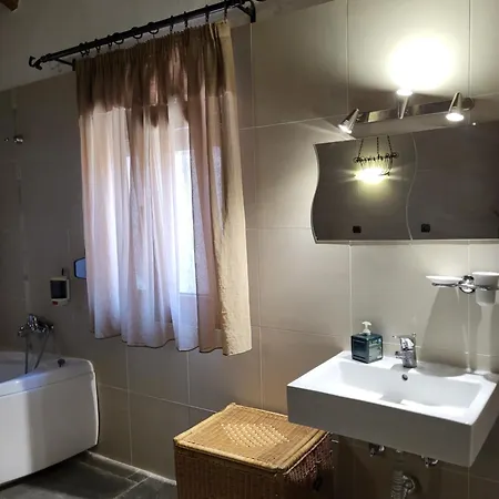 Rustic Village House Apartment Eleftheroupoli